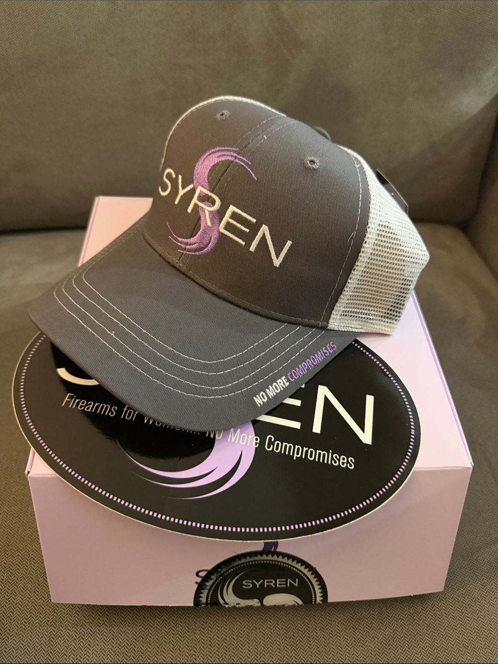 Women's Syren hat